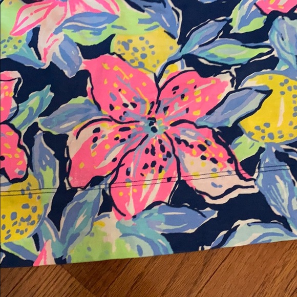 Great condition short sleeve Lilly! - Picture 4 of 4